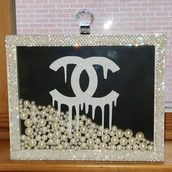🩷FIRM PRICE🩷 8x10 Chanel shadow box frame - Picture 2 of 2
